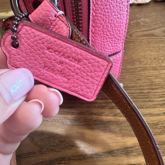 EUC Coach x Keith Haring Heart ❤️ Camera Bag - Picture 5 of 6